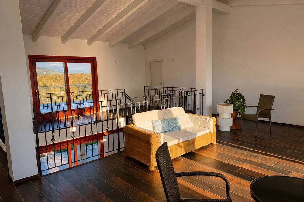 Foto 12 von 22: Cozy apartment surrounded by nature, with terrace and veranda