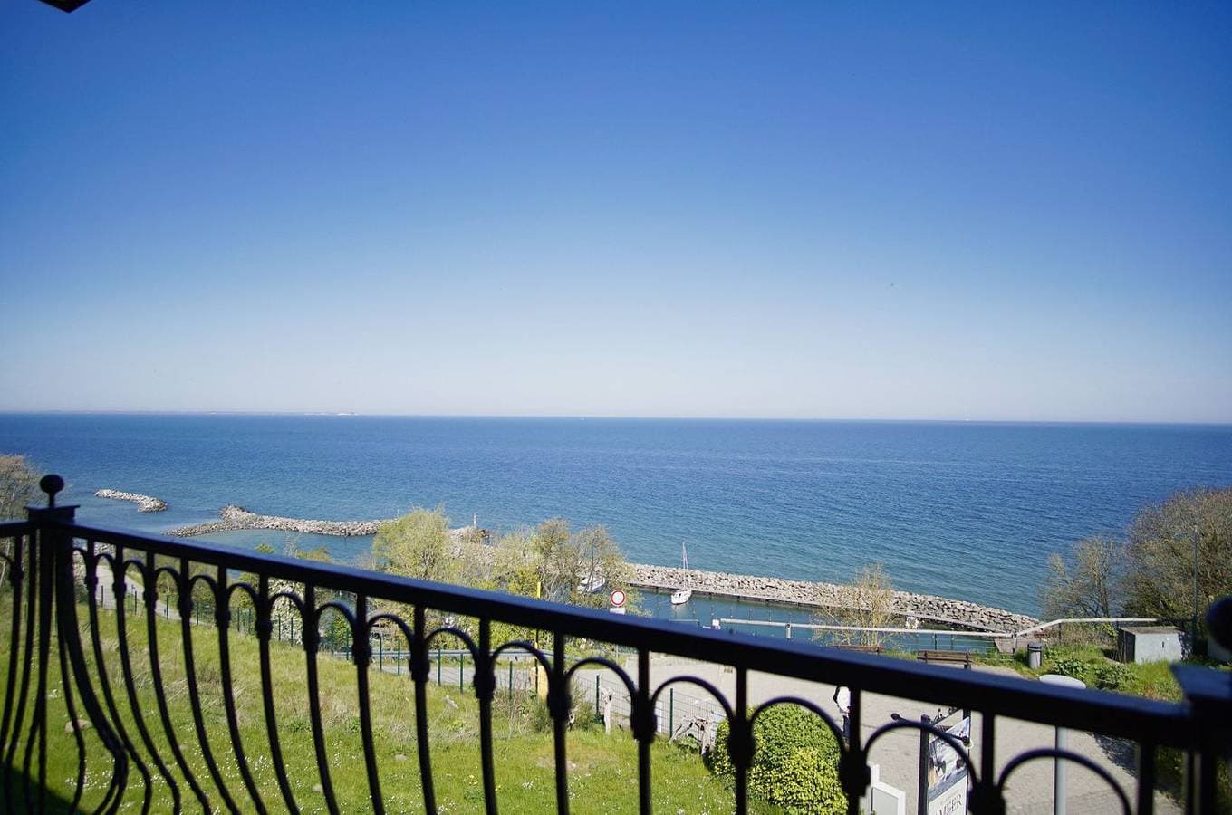 Foto 11 von 27: Ferienwohnung mit traumhaftem Meerblick - Haus am Meer FeWo 06
