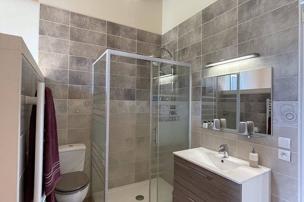 Foto 8 von 23: Schönes Haus 170 m2, beheiztes und überdachtes Schwimmbad, Whirlpool, klassifiziert 4 Sterne.