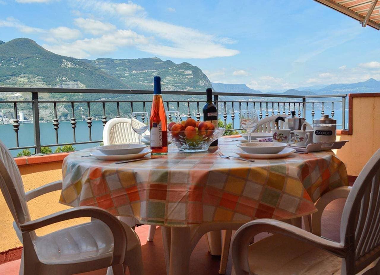 Foto 4 von 35: Apartment with Lake View
