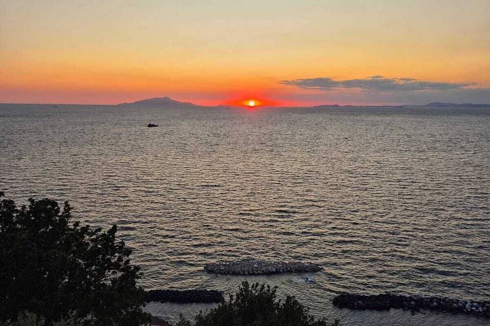 Foto 13 von 30: Übersicht exklusiven Villa am Meer in Sorrento Peninsula