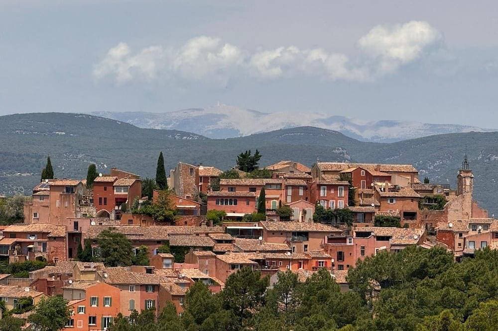 Foto 12 von 16: Le Mas Saint Joseph 19. Jahrhundert 1 km vom Dorf Roussillon gegenüber dem Luberon