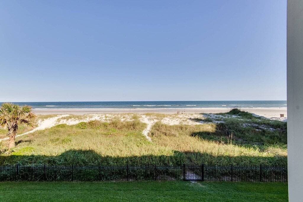 Foto 13 von 49: Oceanfront 1Br Condo | Private Balcony, Direct Beach Access, Sleeps 4