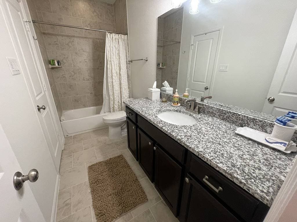 Foto 6 von 15: Beautiful and spacious home off Main Street!