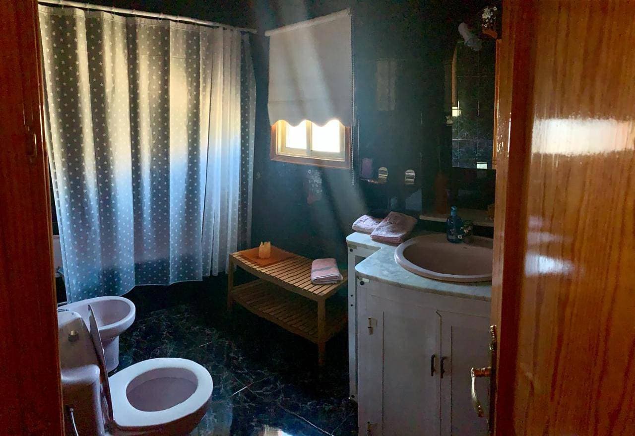 Foto 8 von 10: Standard Double Room with Shared Bathroom