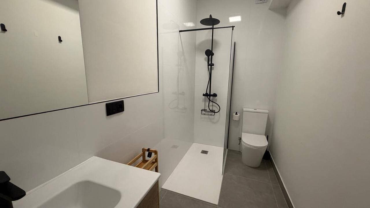 Foto 7 von 20: Three-Bedroom Apartment