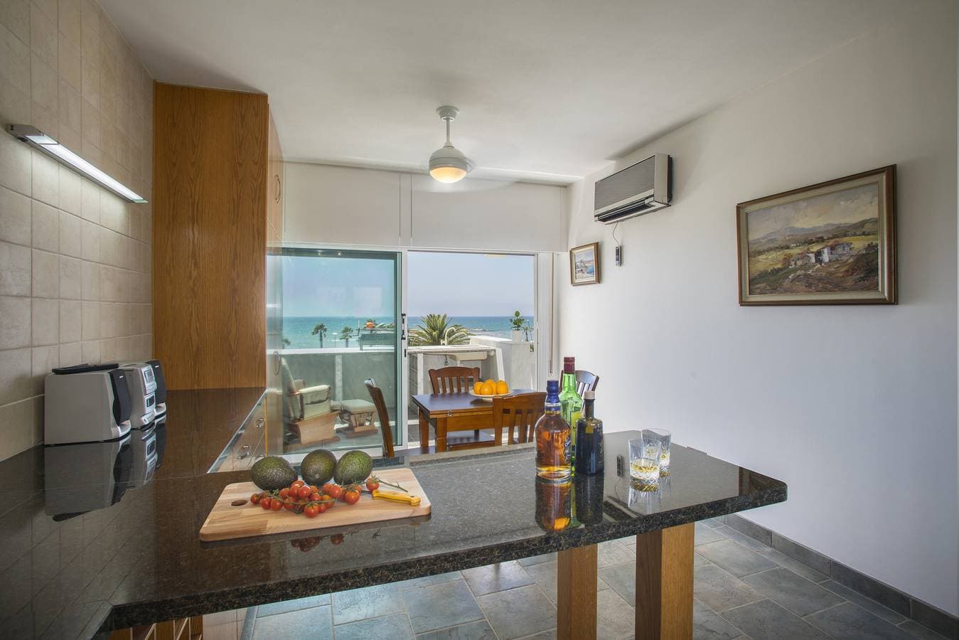 Foto 4 von 16: Lordos Sunshore  Beachfront Suite