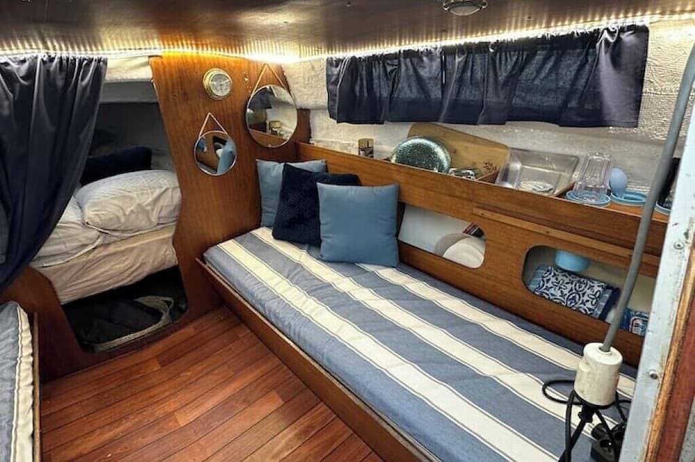 Foto 2 von 13: Unusual Overnight Sailing