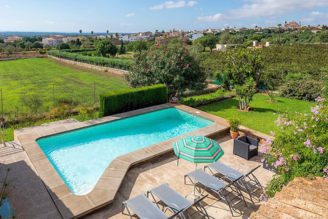 Foto 2 von 27: Schöne Villa mit Pool, WLAN, Terrassen, Garten und herrlichem Blick; Parkplätze vorhanden