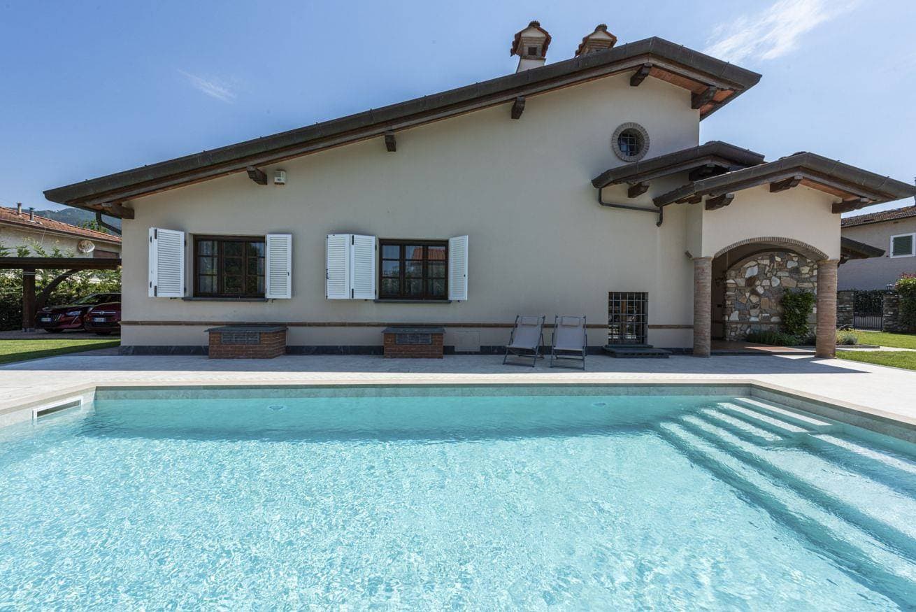 Foto 10 von 40: Villa für 10 Personen mit Garten