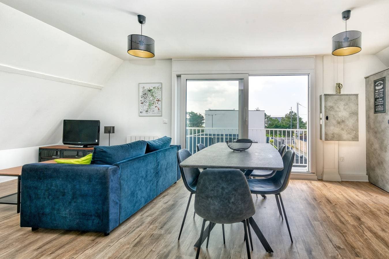 Foto 8 von 23: Ferienwohnung 'Bel Appartement - 2min zum Strand' mit Meerblick und Balkon