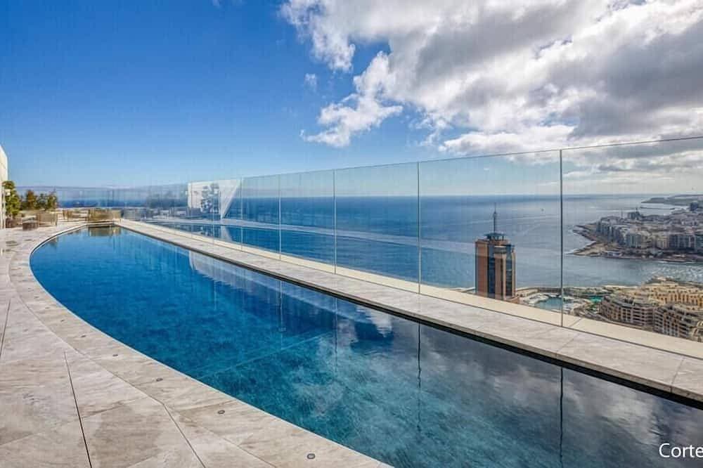 The Official Mercury Suites - Pool Access Incl. 1