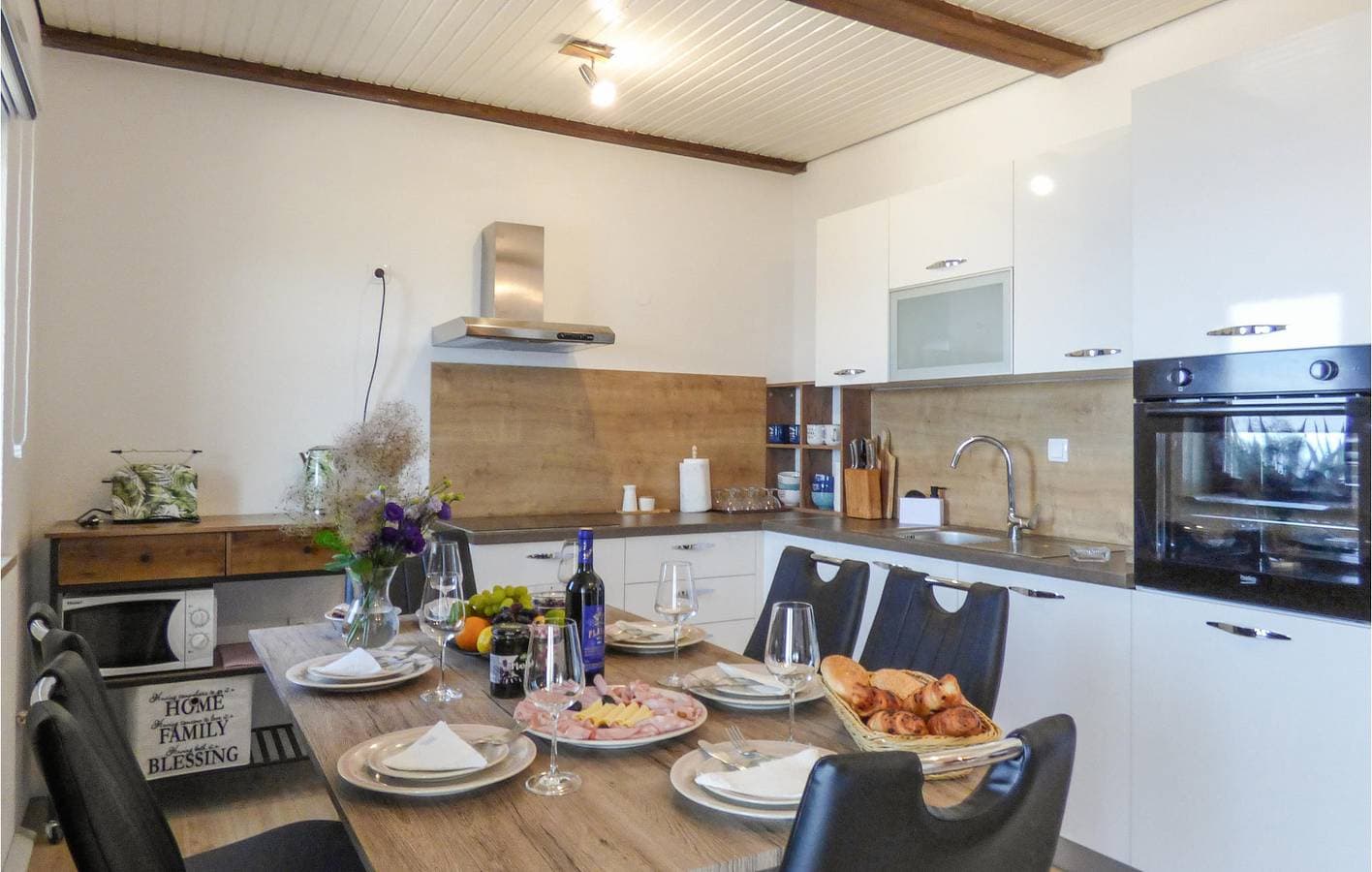 Foto 4 von 20: Gemütliche 2-Zimmer-Wohnung mit Terrasse, in Strandnähe und mit Parkplatz