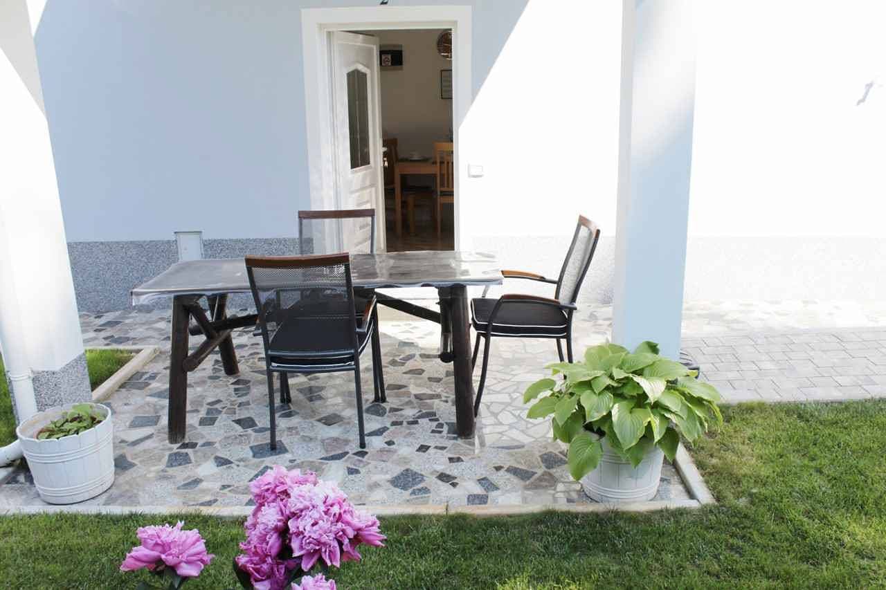 Ferienwohnung mit Terrasse und Grill 1
