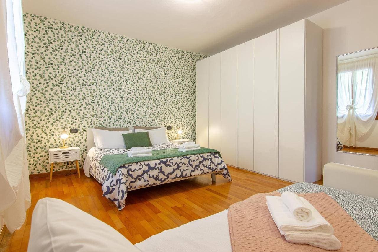 CASA OLIVIA Private garden & Parking 1
