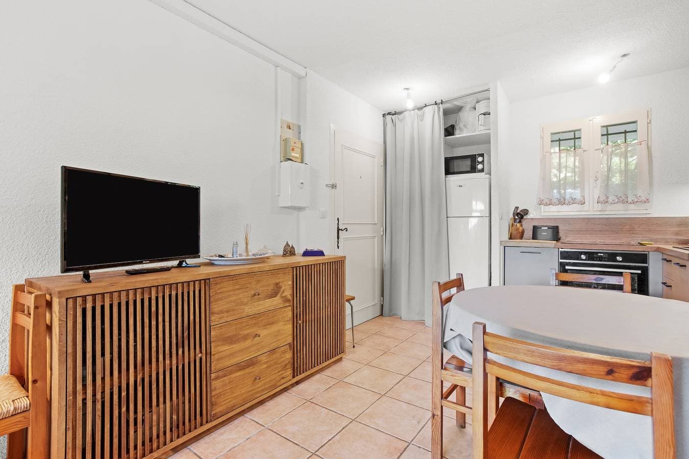 Foto 10 von 25: Appartement 'Pramousiquer D23' mit Bergblick, Gemeinschaftspool und Klimaanlage