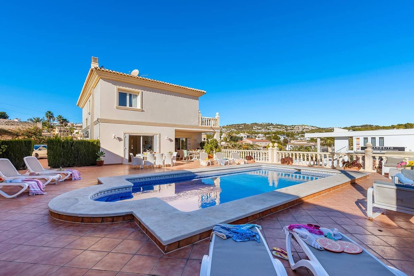 Foto 2 von 43: Villa La Marina - PlusHolidays