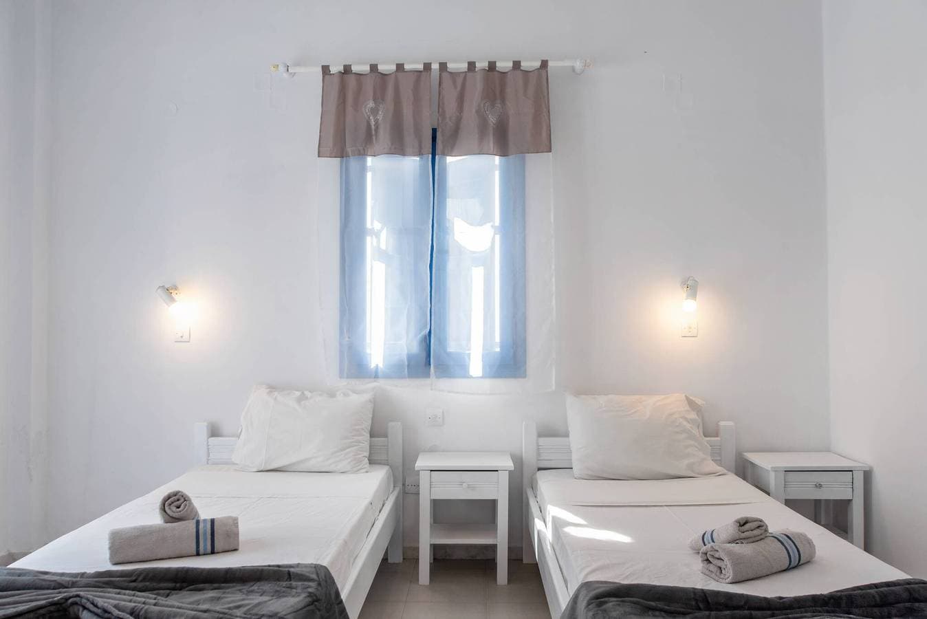 Foto 6 von 59: Economy Doppelzimmer 2 mit Balkon und Klimaanlage