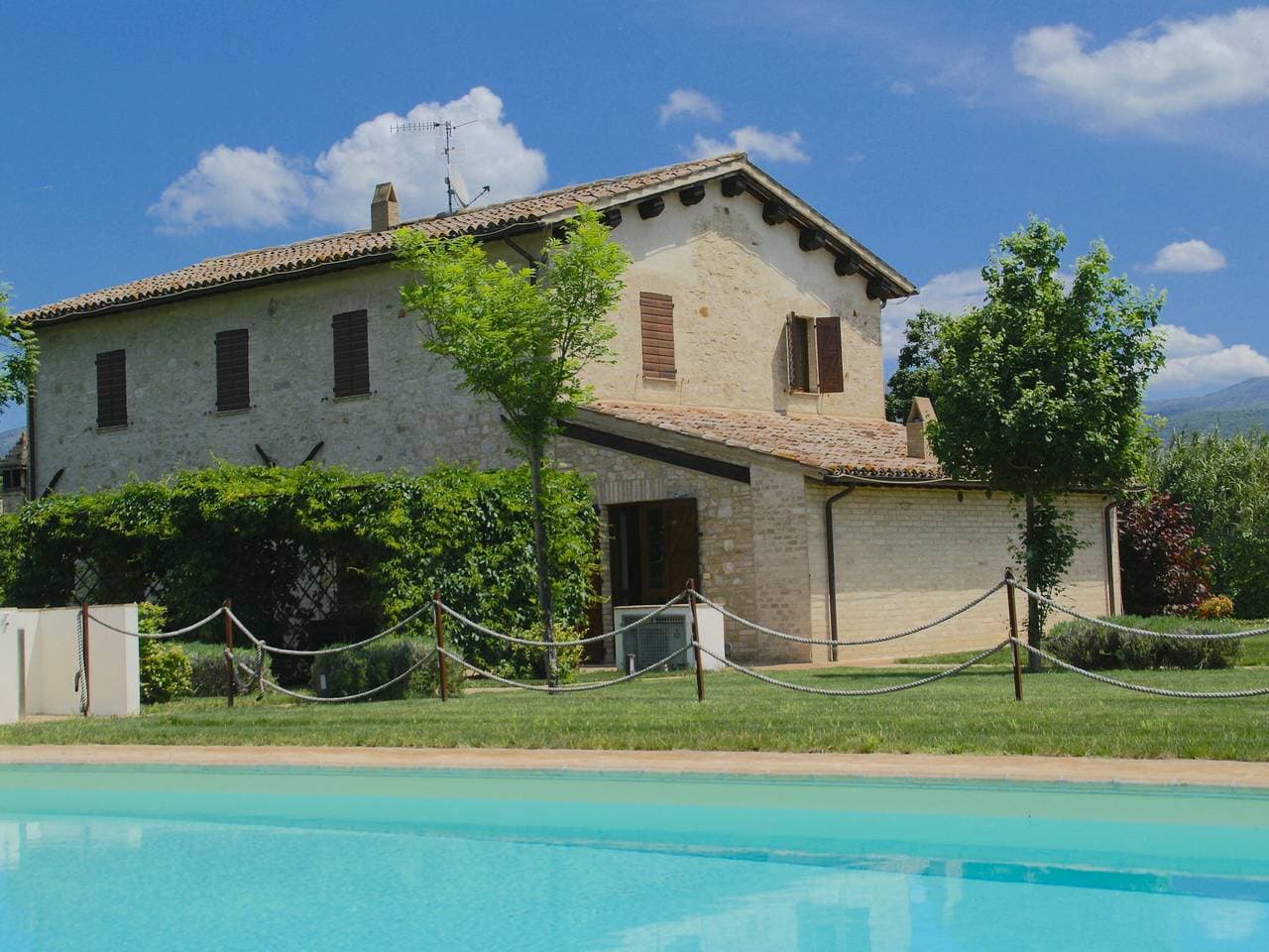 Foto 13 von 65: Ferienhaus in Foligno mit Pool und Terrasse