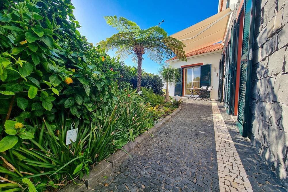 Foto 10 von 30: Ladeira Haus mit eigenem Pool | Luxuriöses | Kostenloses WIFI | in Calheta