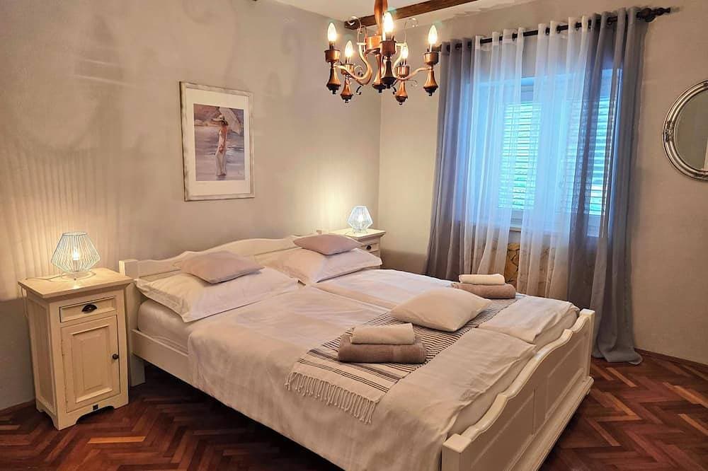 Foto 4 von 30: Villa Antoana mit Pool + Spa-Whirlpool + finnische Sauna + PlayStation 4 + WiFi