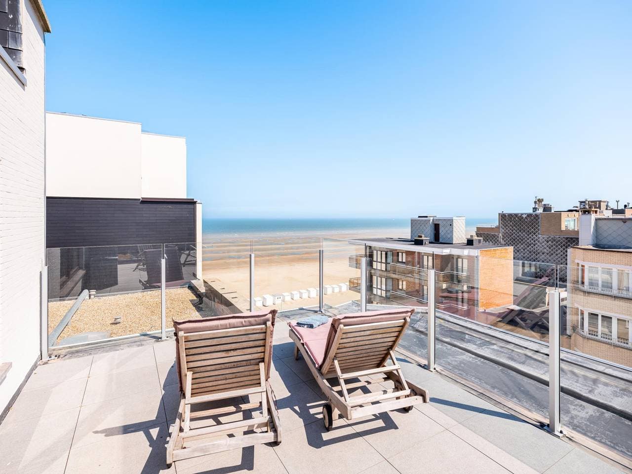 Foto 3 von 20: Appartement mit großer Terrasse und Meerblick