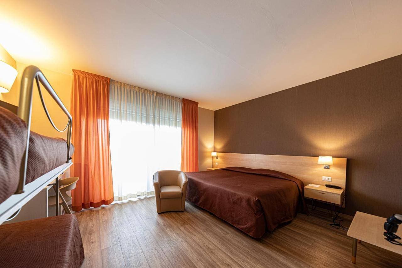 Foto 10 von 13: Standard Quadruple Room