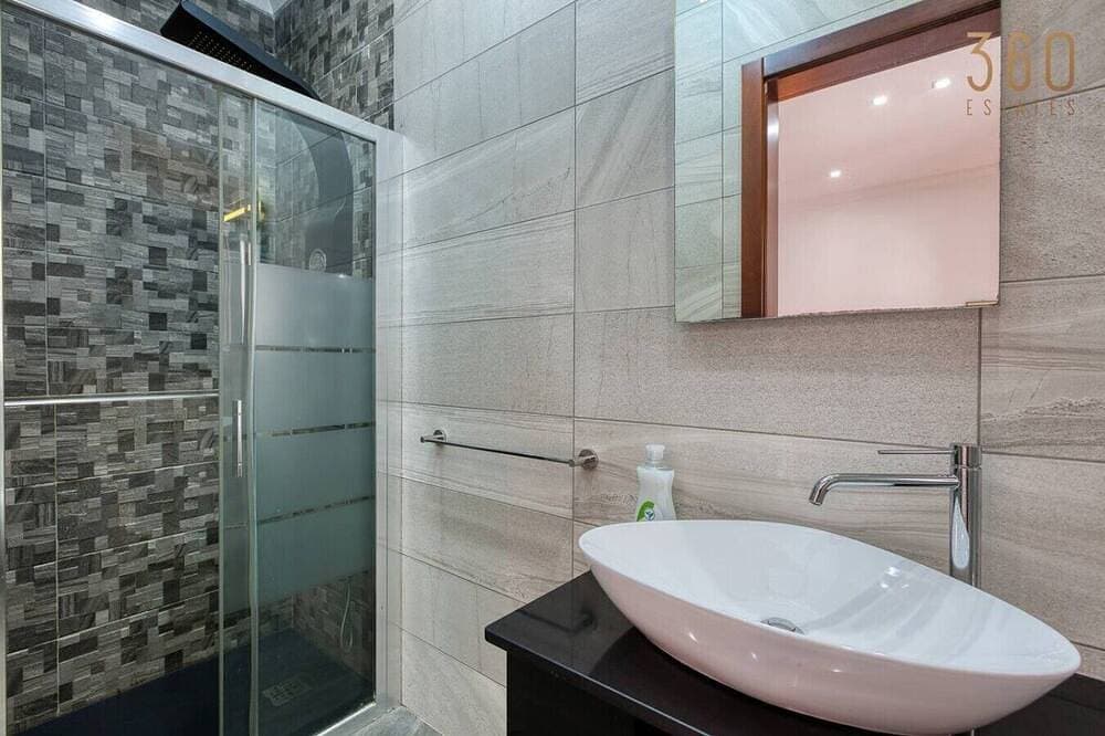 Foto 12 von 30: Central Sliema | 3Br home w/Terrace, Walk to Beach