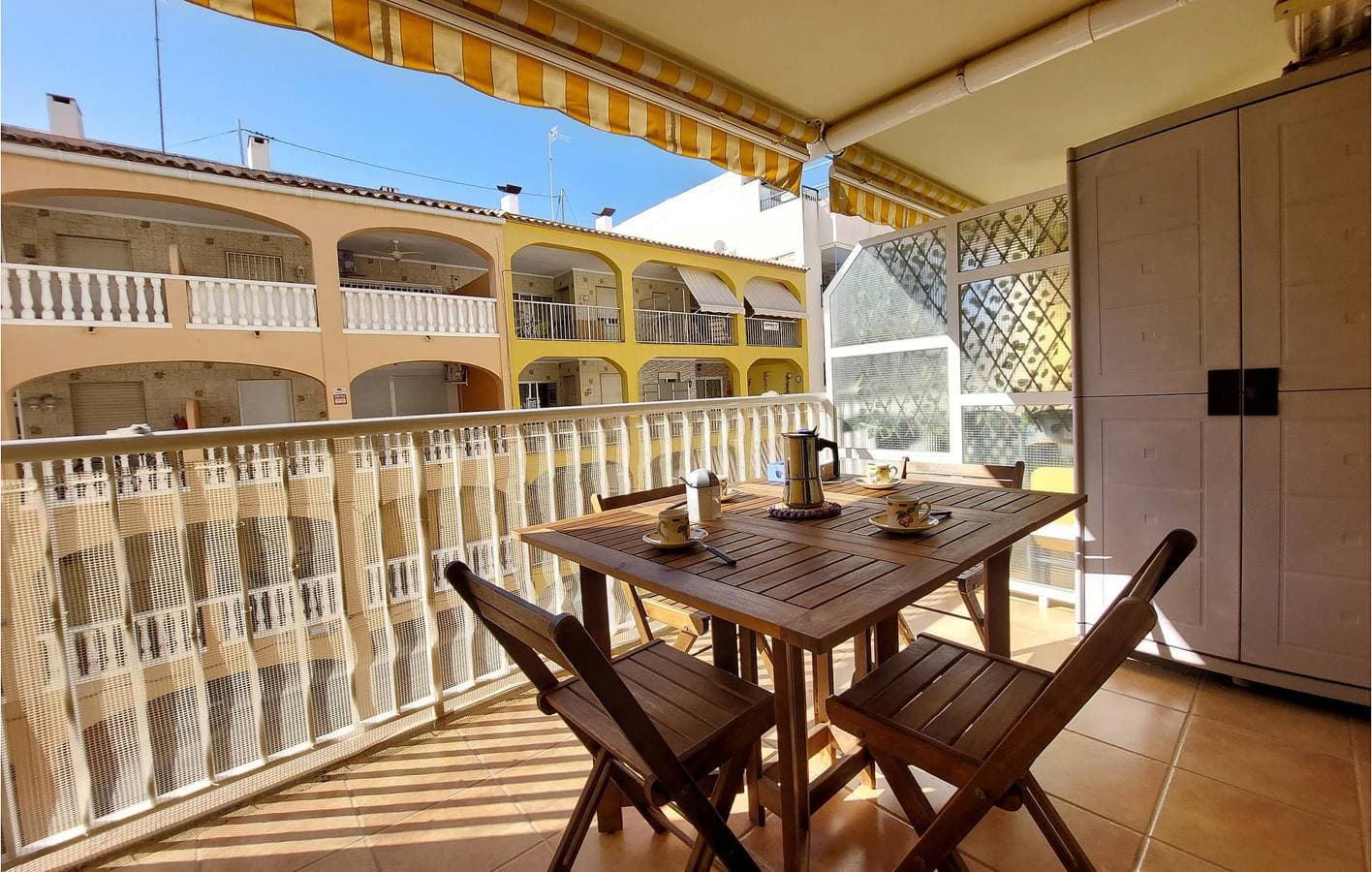 Foto 11 von 18: Gemütliches 1BR mit AC, Pool & Terrasse nahe Playa Masbó