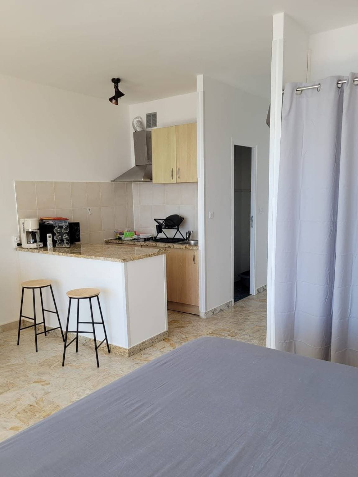 Foto 8 von 12: Gemütliches Studio mit Meerblick in Ajaccio - 30 m², Strandzugang