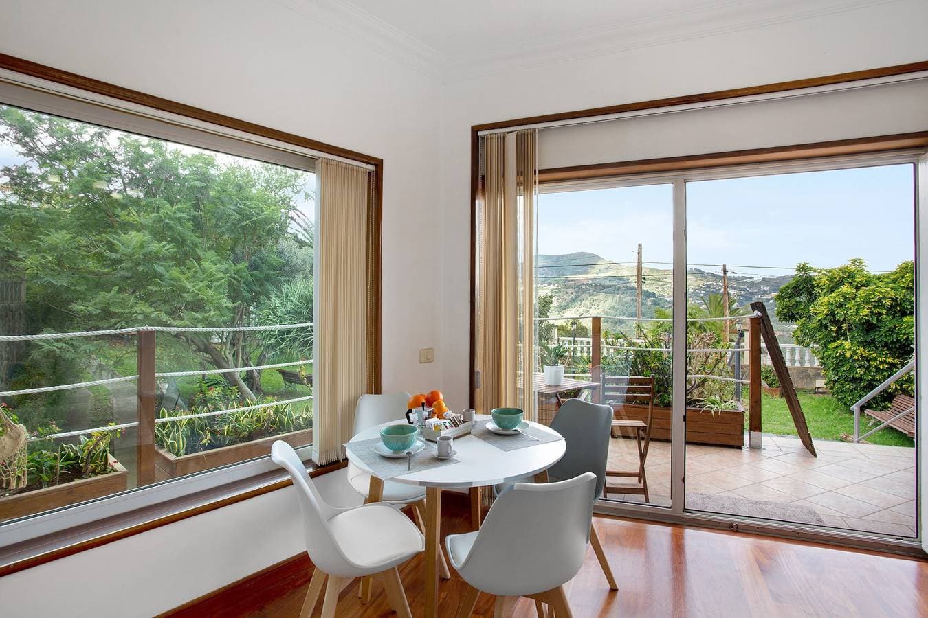 Foto 2 von 29: Ferienwohnung "Carmelo Y Carmela 2" mit Bergblick, privater Terrasse und WLAN