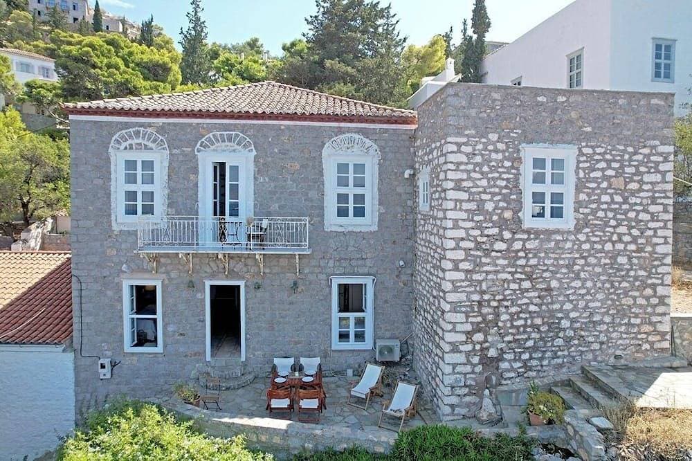 Foto 13 von 30: Luxury 3 room seaside stone villa