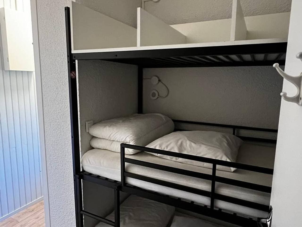 Foto 3 von 30: Modernes Studio in Super Besse, Blick auf den Hermines-See