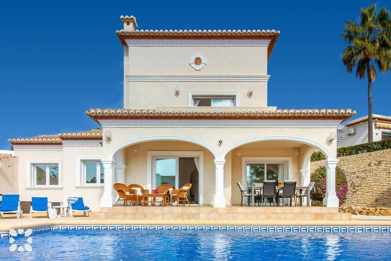 Villa La Paloma Blanca by Abahana Villas 1