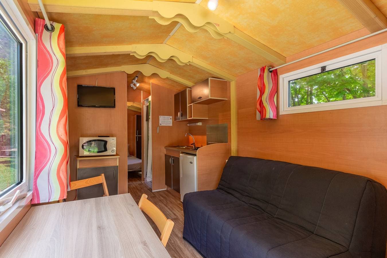 Foto 4 von 15: „La Roulotte 2“: Bergblick, private Terrasse und WLAN