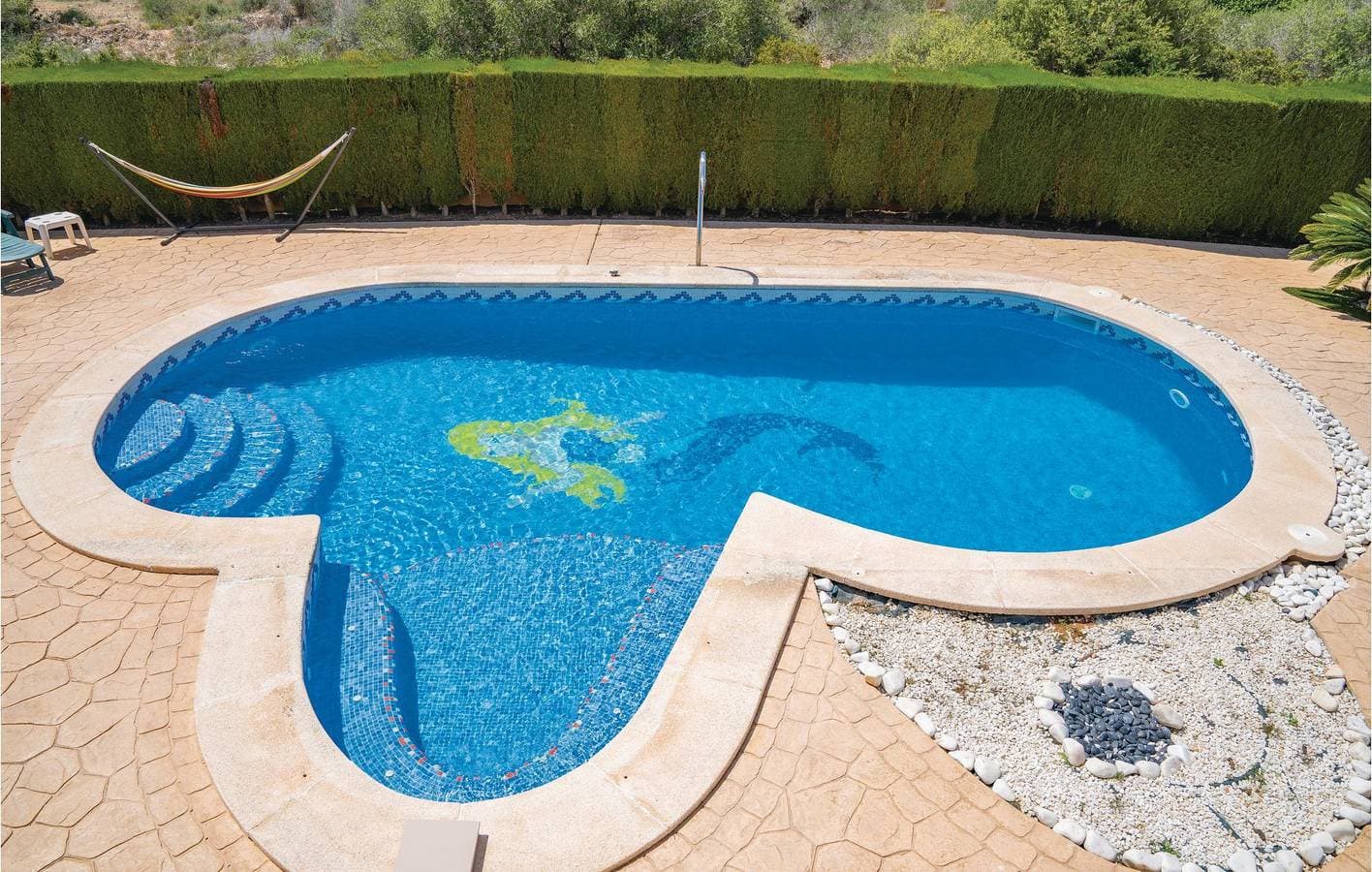 Foto 9 von 46: Apartment mit Meerblick, Pool und Küche