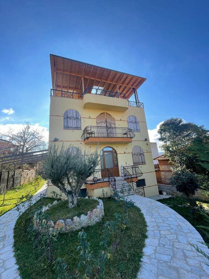Villa Konda Tushemisht Pogradec 1