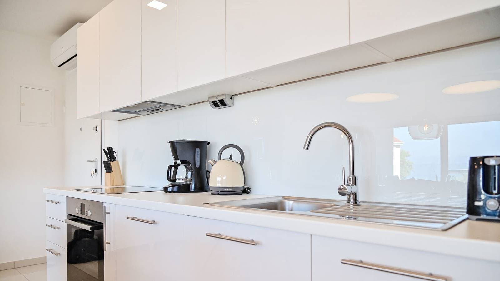 Foto 6 von 28: Modern Adora Apartment with beautiful sea view