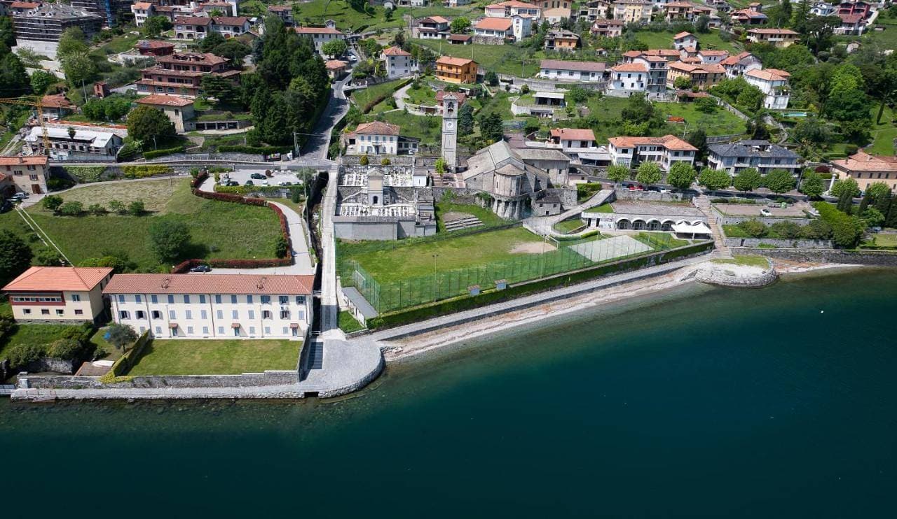 Foto 12 von 48: Apartment with Lake View