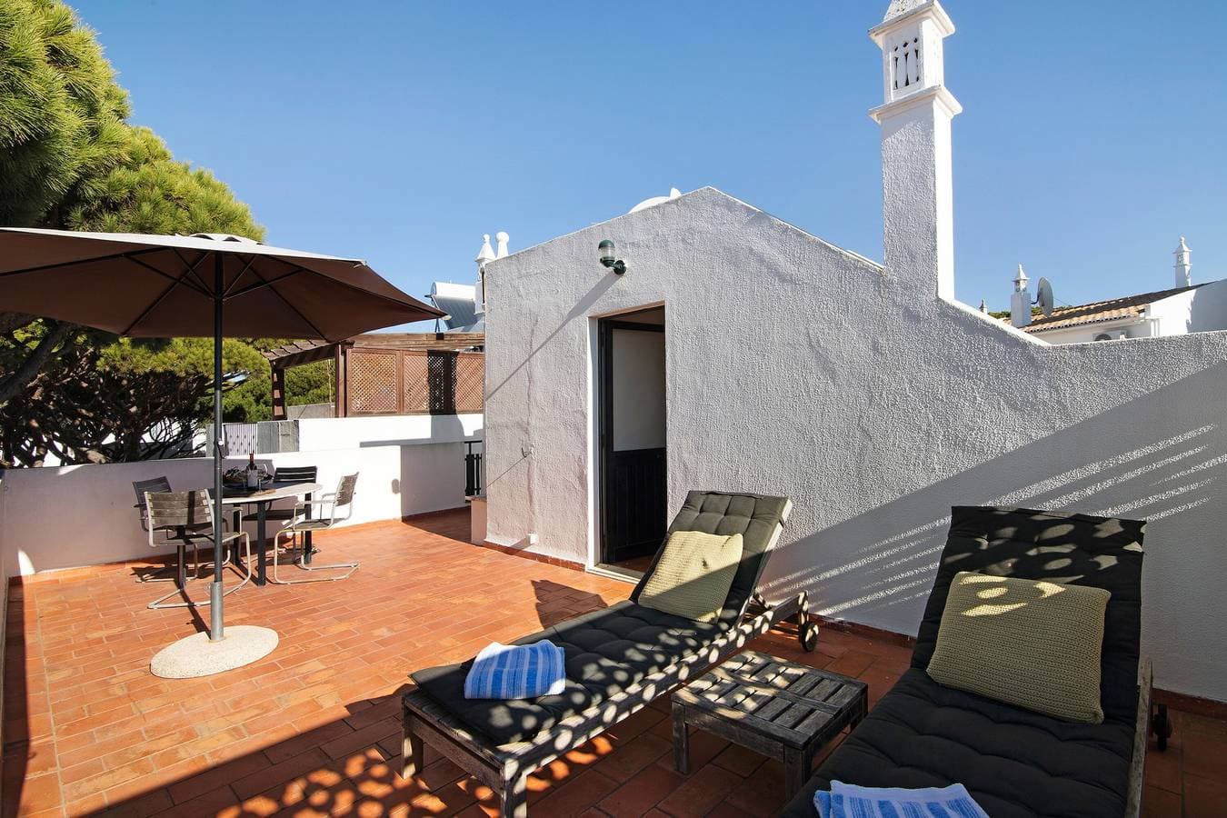 Foto 5 von 25: Villa „Allan“ mit Meerblick, WLAN und Klimaanlage