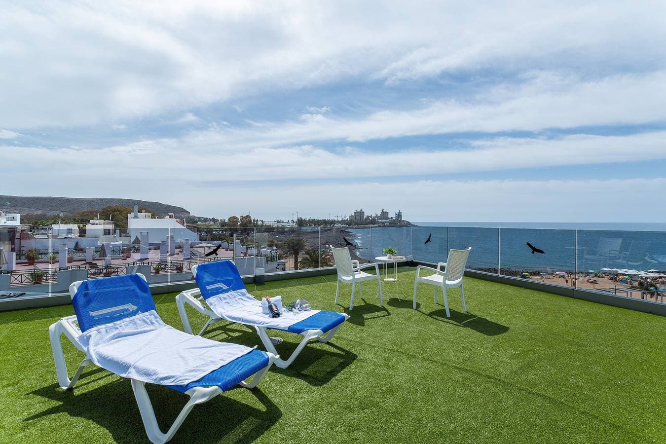 Foto 5 von 34: Ferienwohnung 'Sunset Star' mit Meerblick vom Solarium, privatem Balkon und WLAN