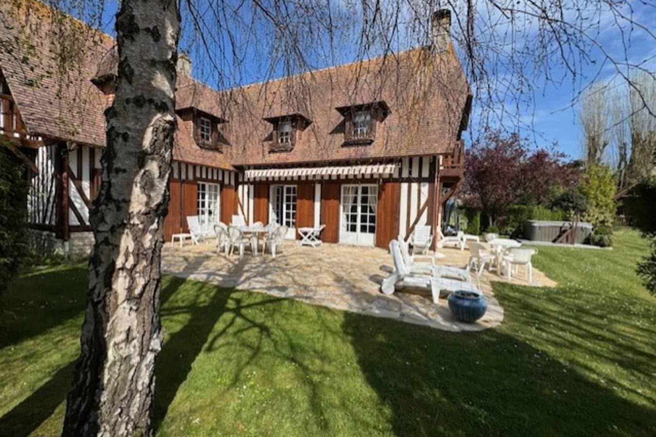 Foto 5 von 22: Ferienhaus für 10 Personen mit Whirlpool