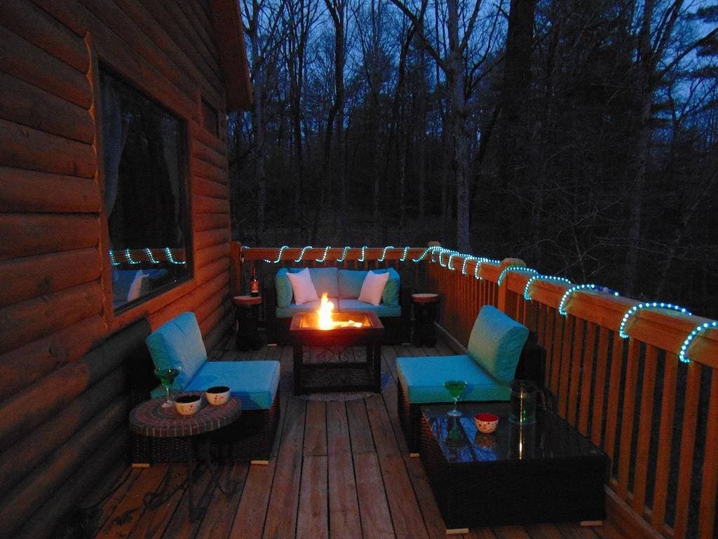 Foto 12 von 48: 3 Bezahlungsplan * Honeymoons * Hunde Ok * Netflix * Hot Tubs * Firepits * Pool Table * WIFI * Liebe