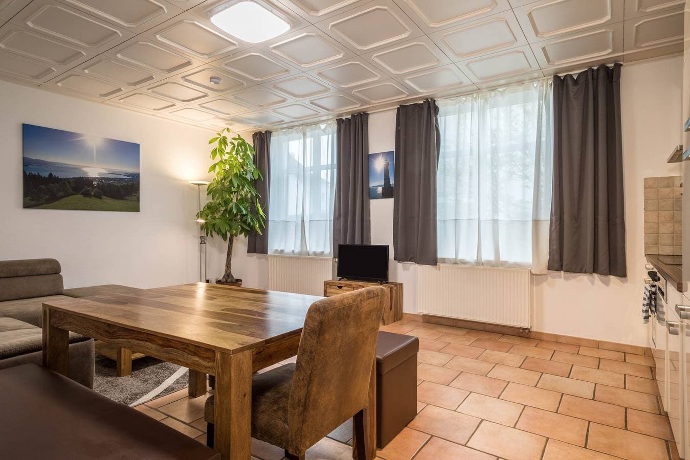 Foto 5 von 21: Stilvolle Ferienwohnung "Tuna" in Altbau Villa, mit Blick auf die Berge