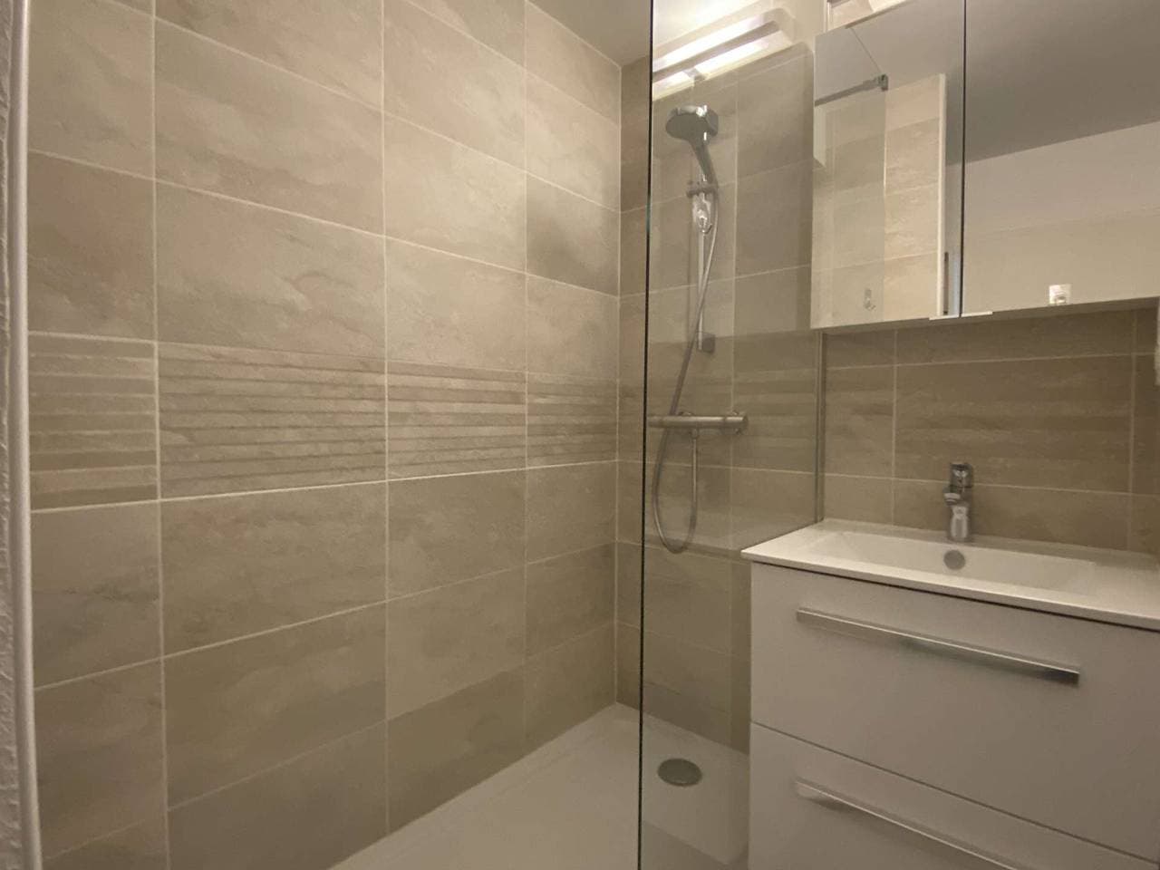 Foto 5 von 14: Apartment mit WIFI, Direkt am Strand, Privatparkplatz, Haustiere Erlaubt