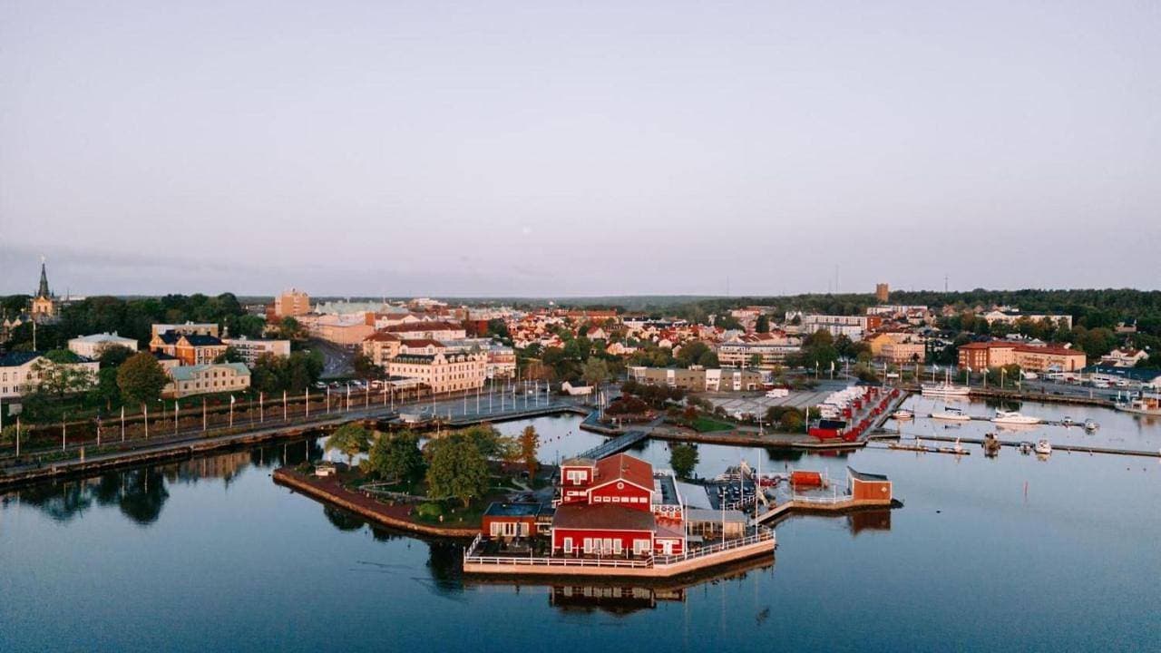 Badholmen Restaurang & Hotell 1