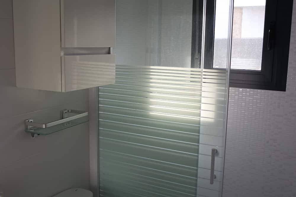 Foto 8 von 24: Moderner Bungalow mit beheiztem Pool, 50m vom Meer - Whirlpool -