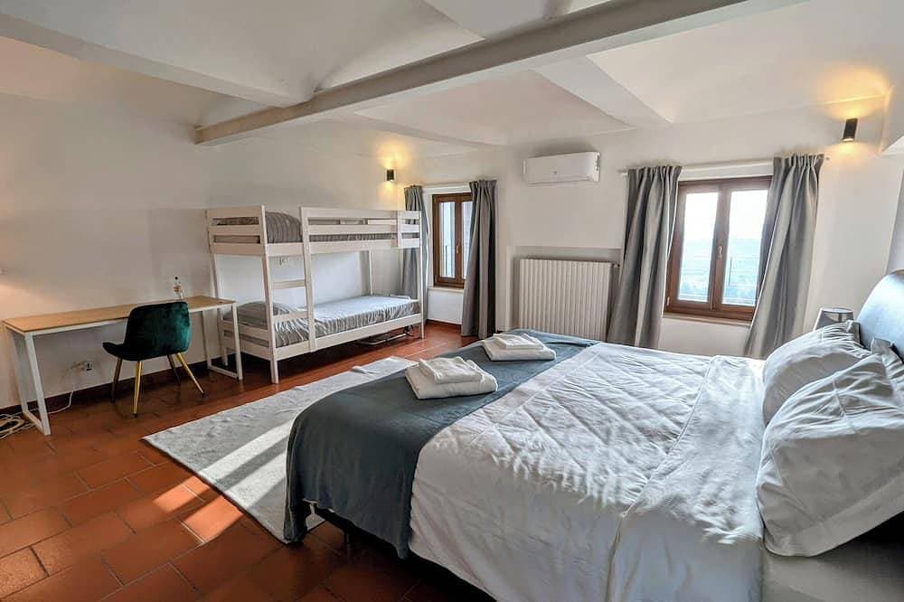 Foto 4 von 25: Villa Perla, Hügellage mit Pool