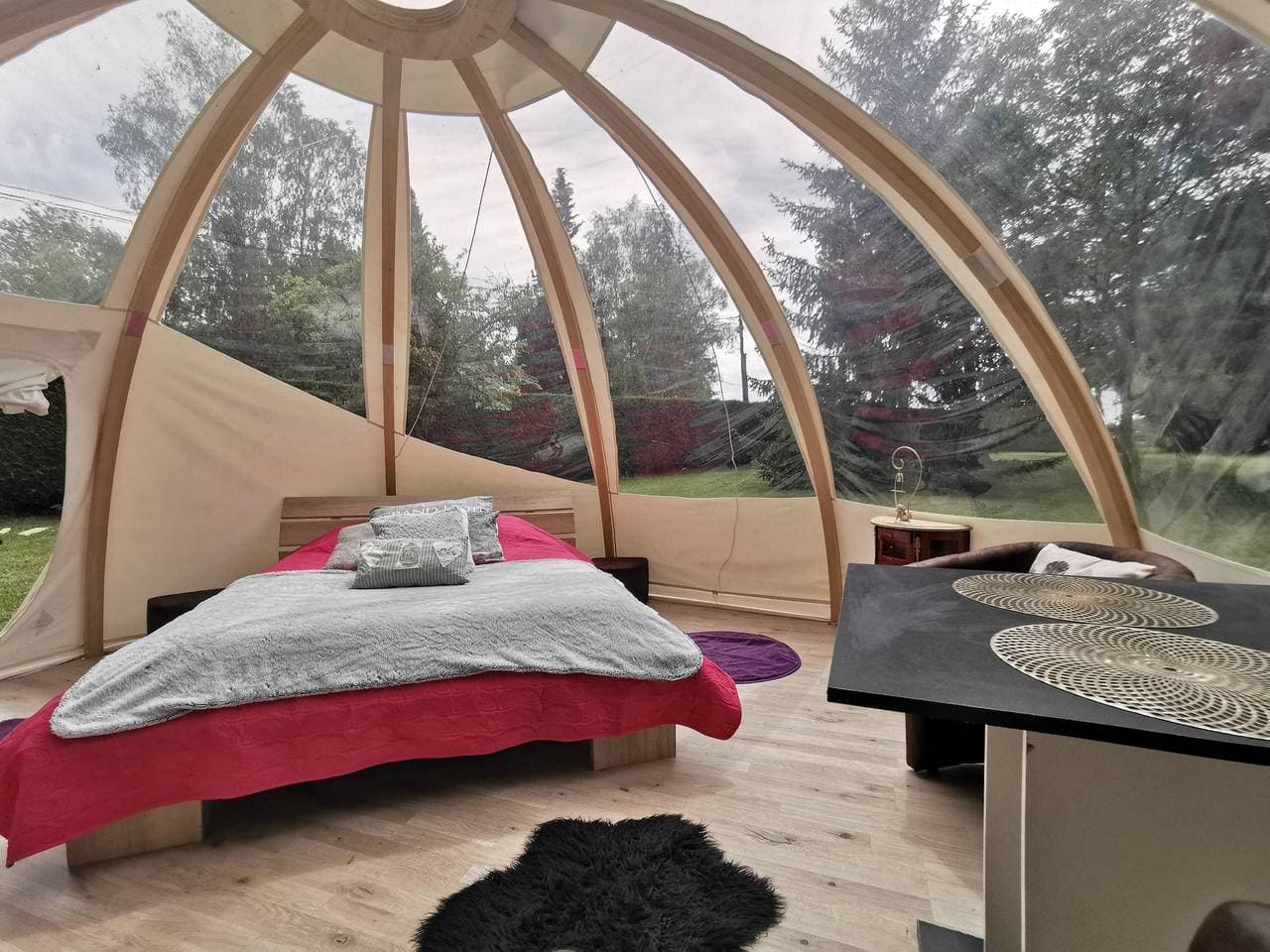 Foto 7 von 31: Gästezimmer „Bulle des Châteaux“ mit WLAN und Pool