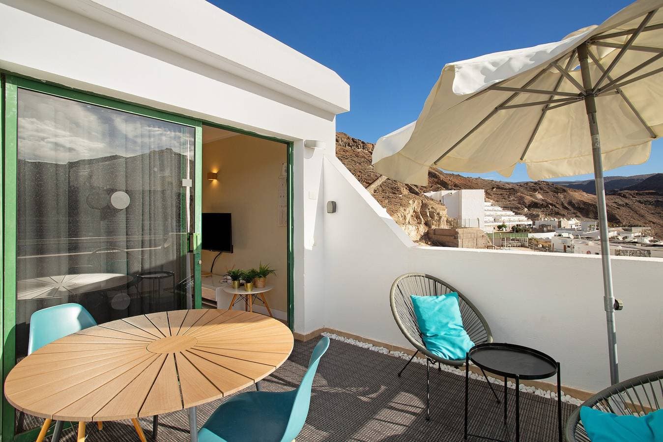 Foto 3 von 24: Ferienhaus Zen mit Meerblick, Gemeinschaftspool und WLAN